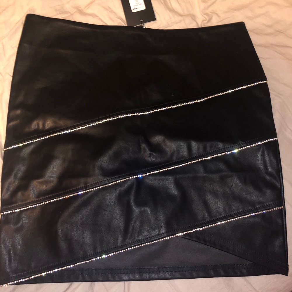 Diamond black skirt
